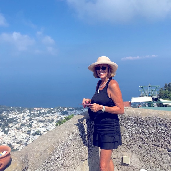 Meet your Posher, Susan - Picture 3 of 3